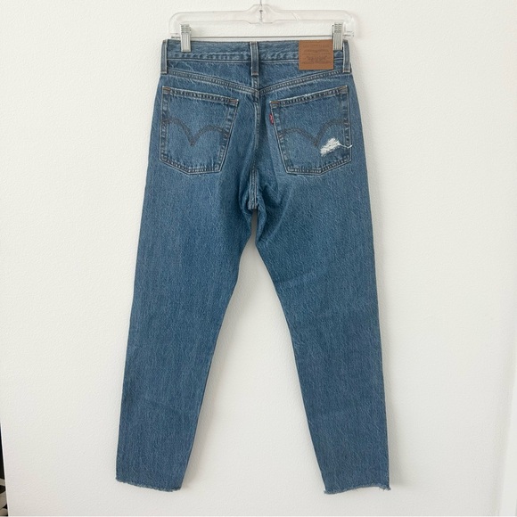 Levi’s Wedgie Straight Raw Hem Distressed Jeans - Picture 2 of 6